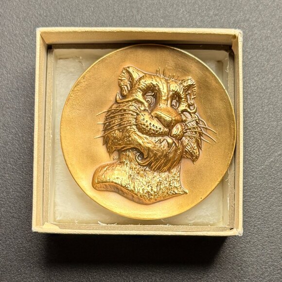 Belt Buckle - Vintage Exxon/Esso "Tiger in Your Tank" - Picture 1 of 4